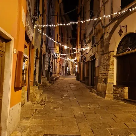 Lägenhetshotell La Porta Del Borgo Porto Venere